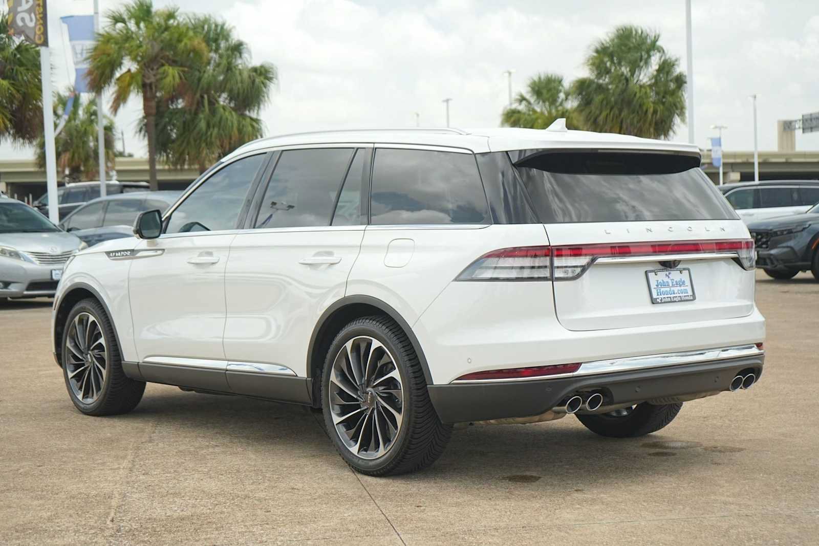 Used 2024 Lincoln Aviator Reserve w/ Equipment Group 201A RWD image 4