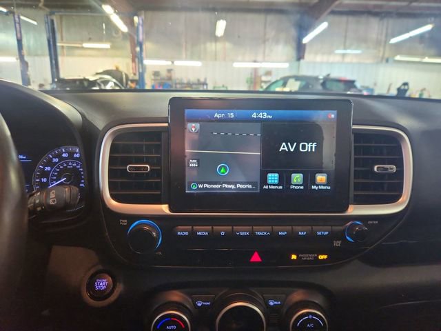 Used 2020 Hyundai Venue SEL w/ Convenience + Premium Package image 14