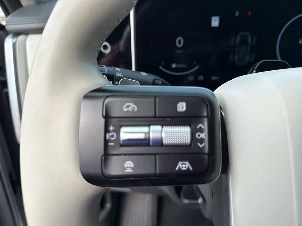 Used 2025 Hyundai Santa Fe Limited image 30