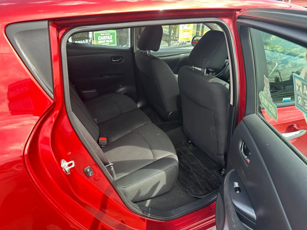 Used 2015 Nissan Leaf S w/ Charge Package FWD image 12