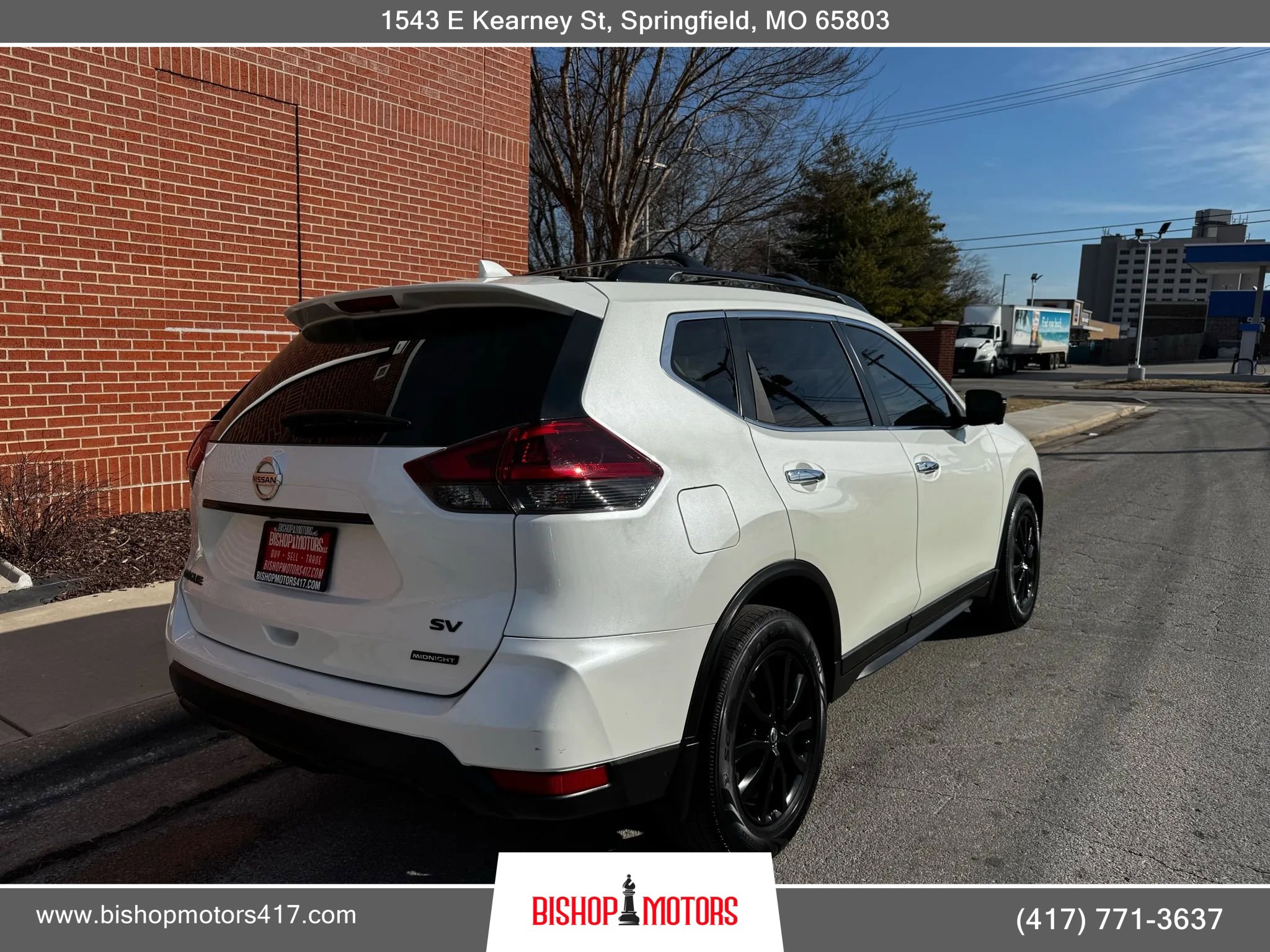 Used 2018 Nissan Rogue SV w/ Premium Package image 5