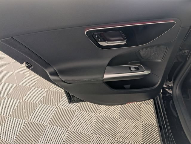 Used 2024 Mercedes-Benz C 300 Sedan image 25