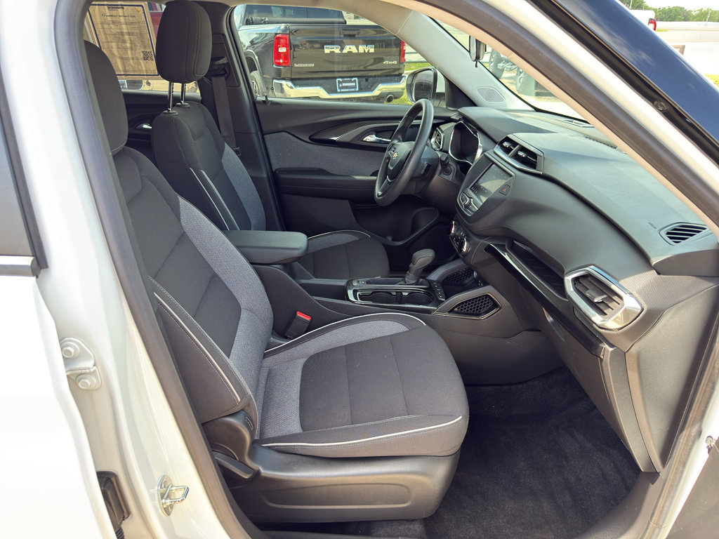 Used 2023 Chevrolet TrailBlazer LT FWD image 23