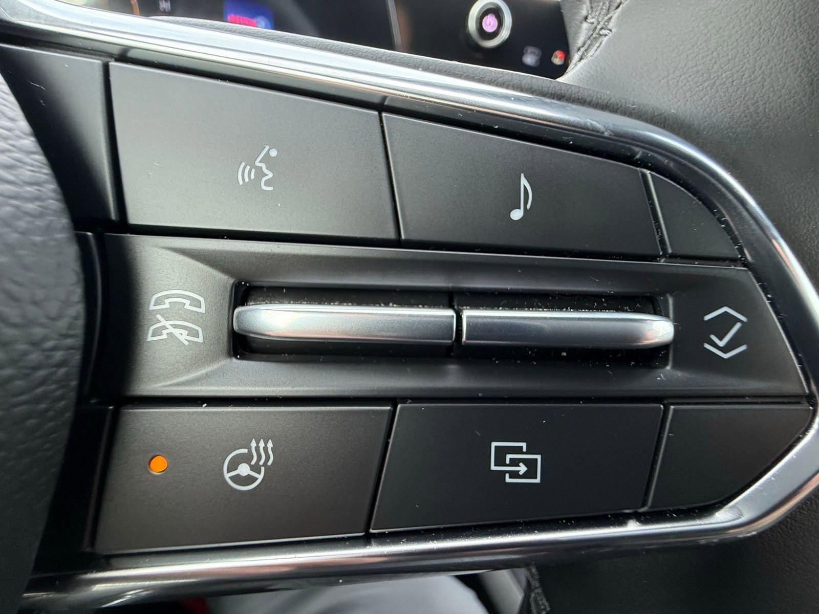 Used 2026 Chevrolet Equinox LT w/ Convenience Package II image 32