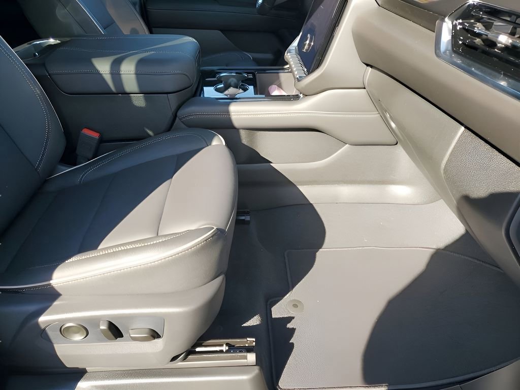 New 2026 GMC Yukon XL Elevation image 16