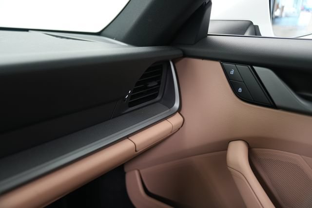 Certified 2023 Porsche 911 Carrera RWD image 39
