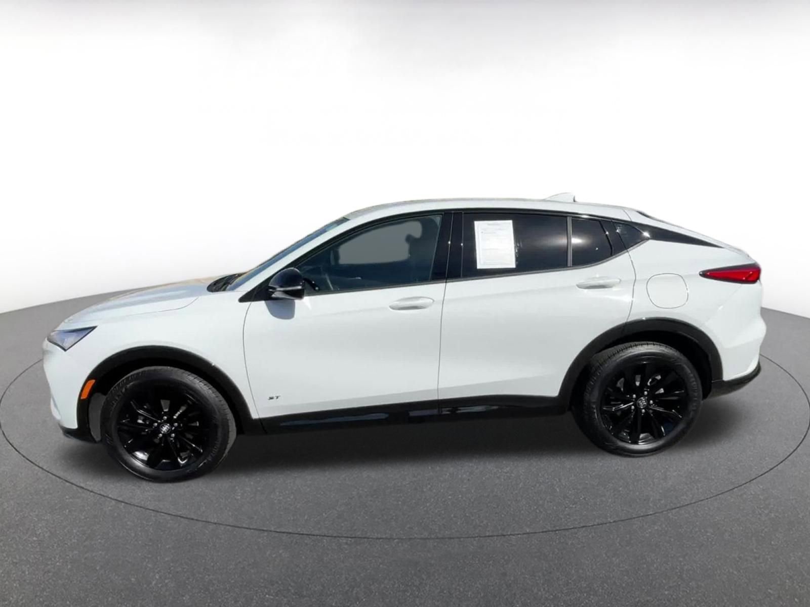 Used 2025 Buick Envista Sport Touring image 9