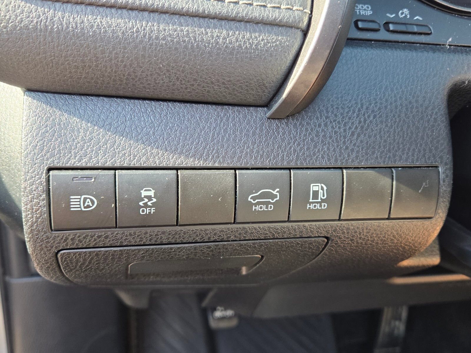 Used 2022 Toyota Camry SE w/ Convenience Package FWD image 27