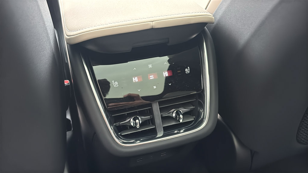 New 2026 Volvo EX90 Ultra AWD/4WD image 9