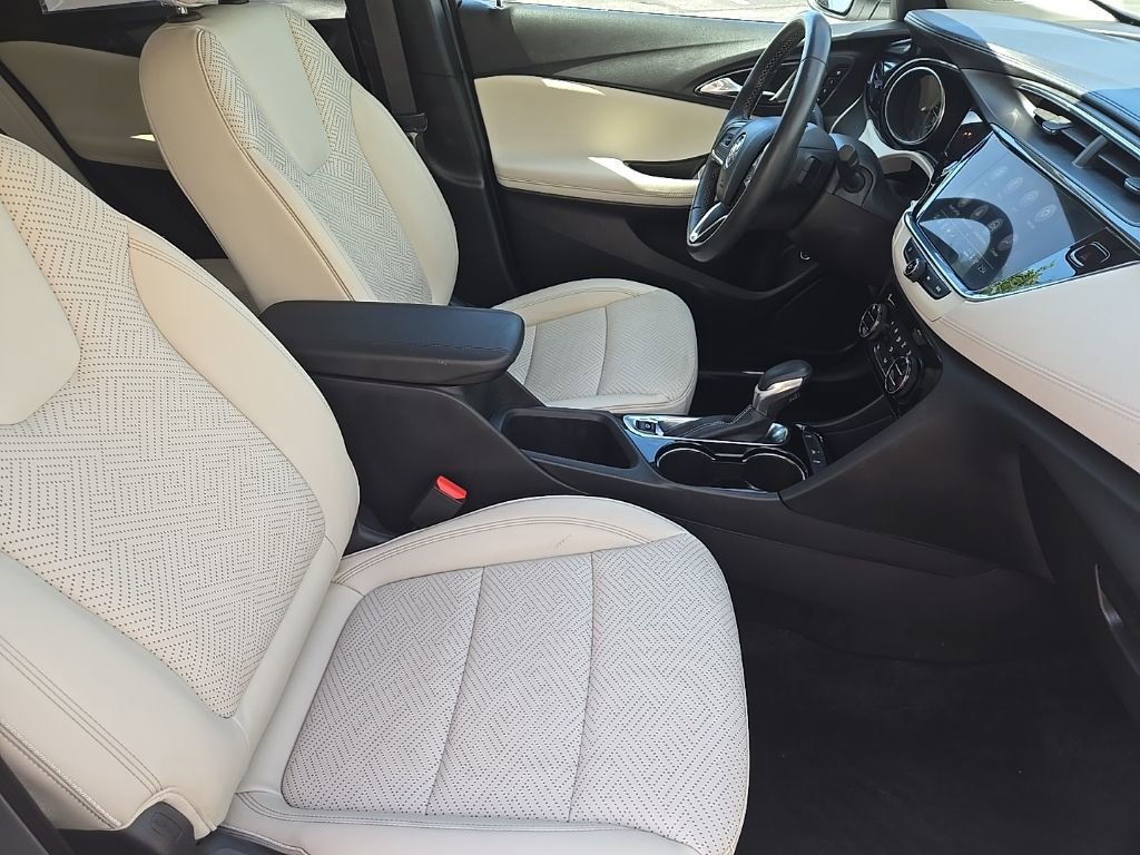 Used 2023 Buick Encore GX Essence w/ Experience Buick Package FWD image 30