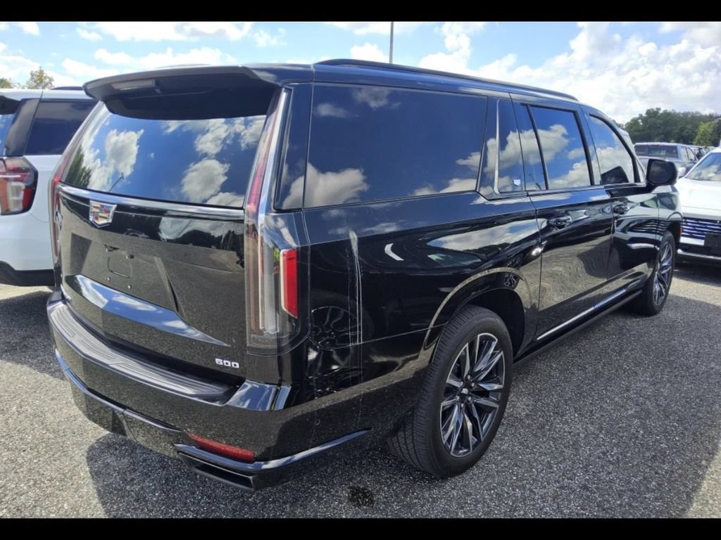 Used 2024 Cadillac Escalade ESV Sport Platinum w/ Heavy-Duty Trailer Package AWD/4WD image 10
