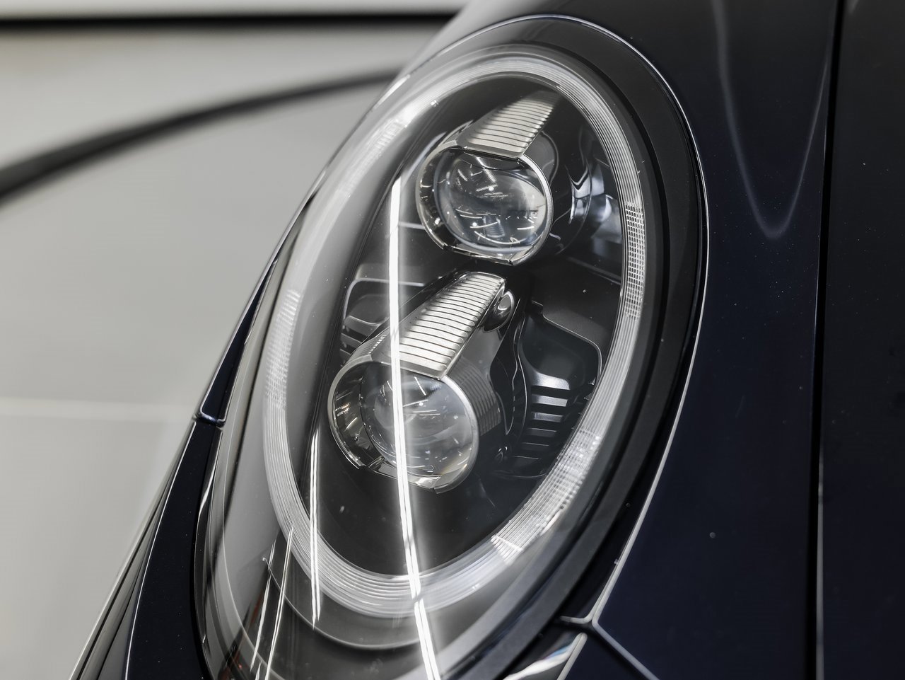 Used 2017 Porsche 911 Carrera 4 image 12