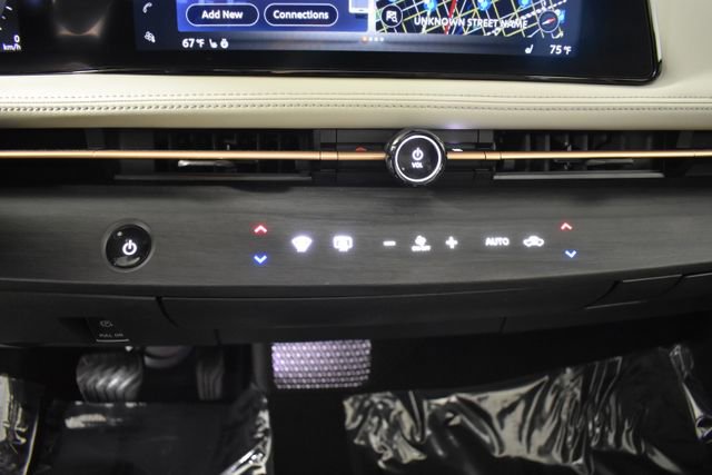 Used 2024 Nissan Ariya AWD image 18