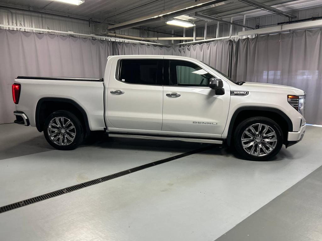 Used 2023 GMC Sierra 1500 Denali w/ Denali Reserve Package AWD/4WD image 8