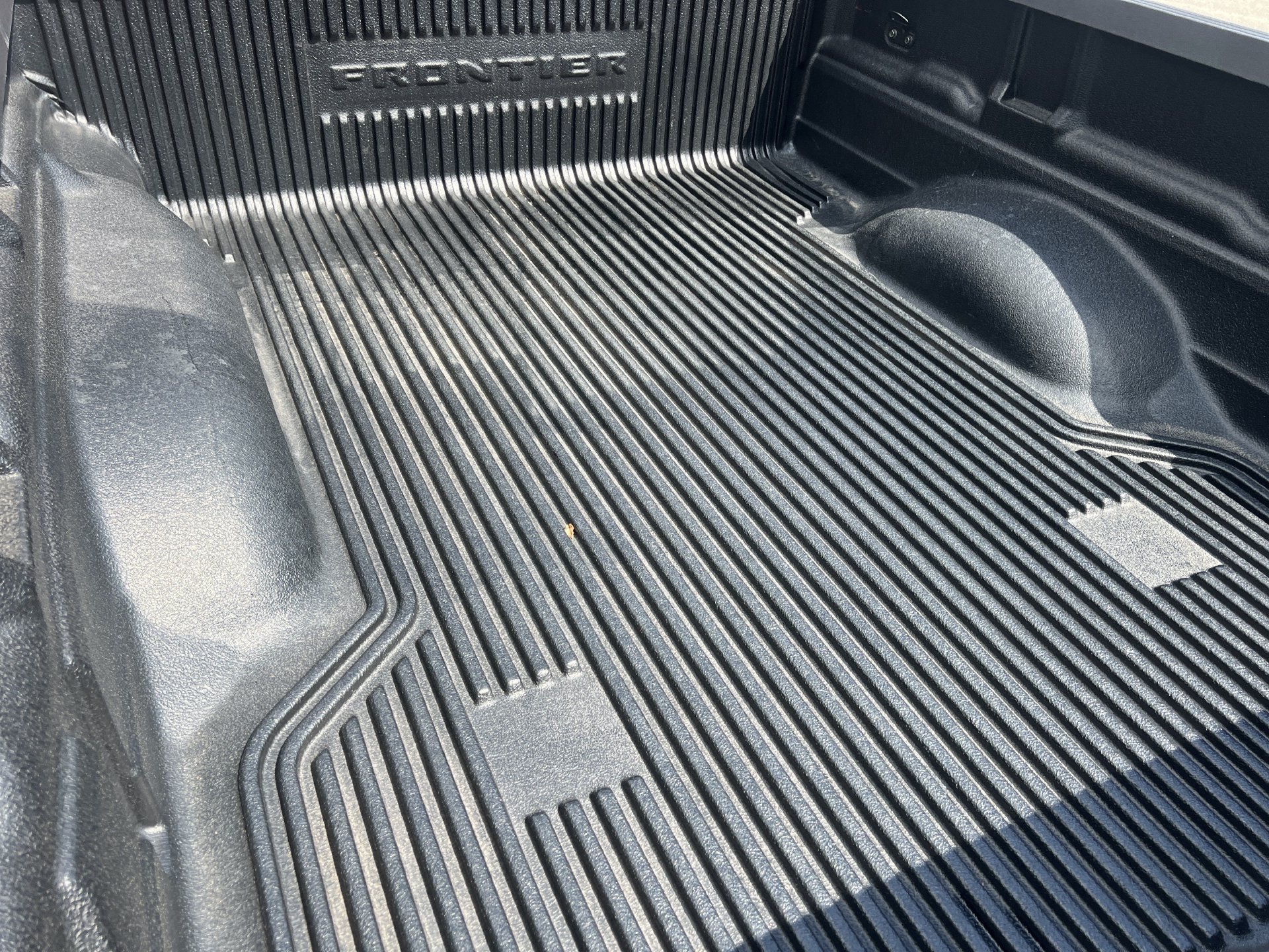 Certified 2025 Nissan Frontier SV RWD image 21