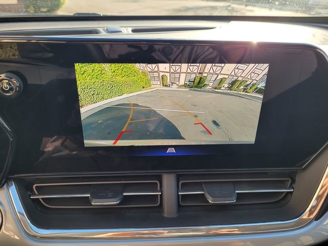 Used 2025 Chevrolet Trax LT w/ LT Convenience Package image 19