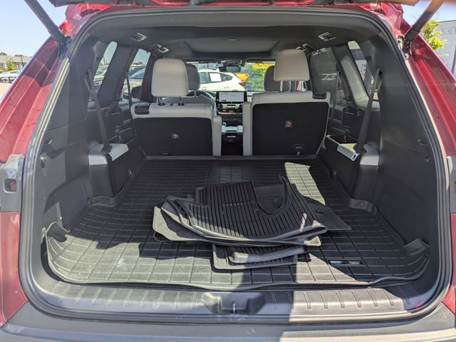 Used 2024 Toyota Grand Highlander AWD Hybrid image 12