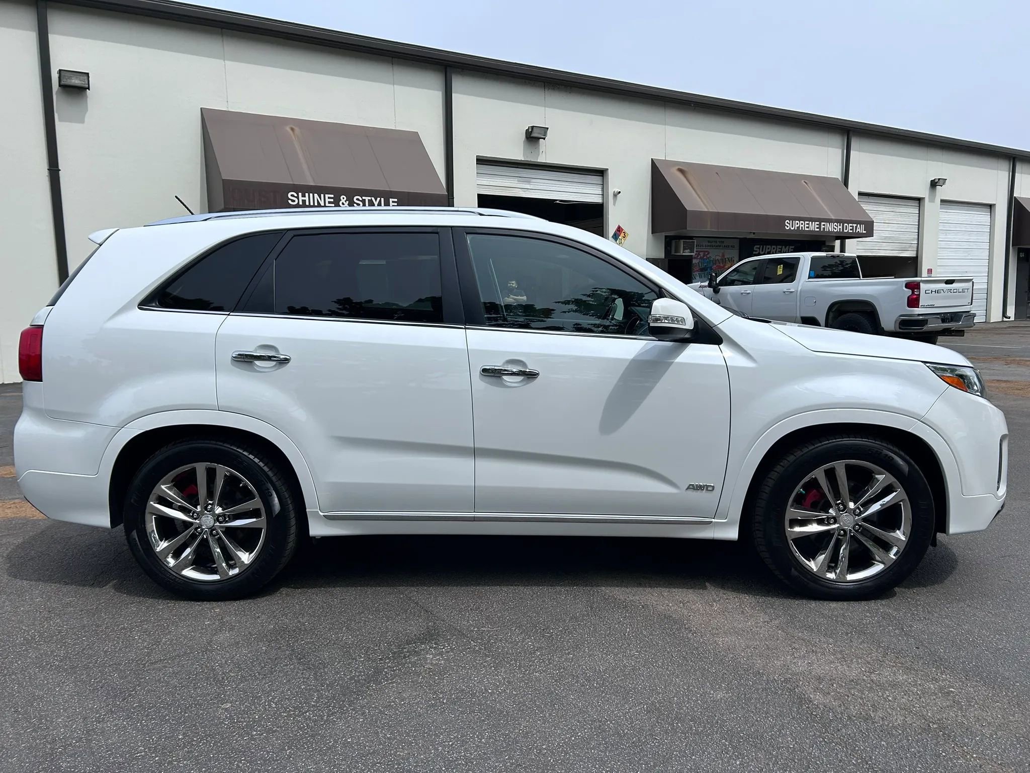 Used 2015 Kia Sorento SX image 2