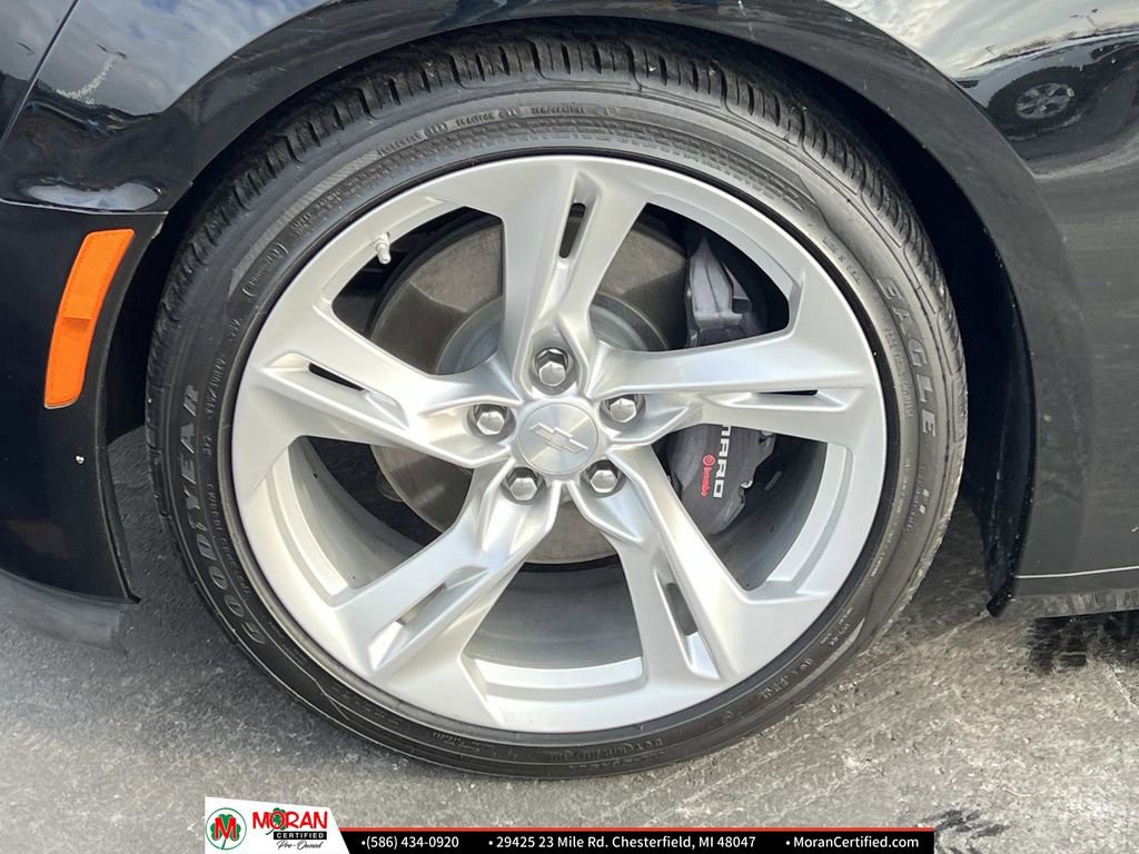 Used 2022 Chevrolet Camaro LT w/ Technology Package image 10