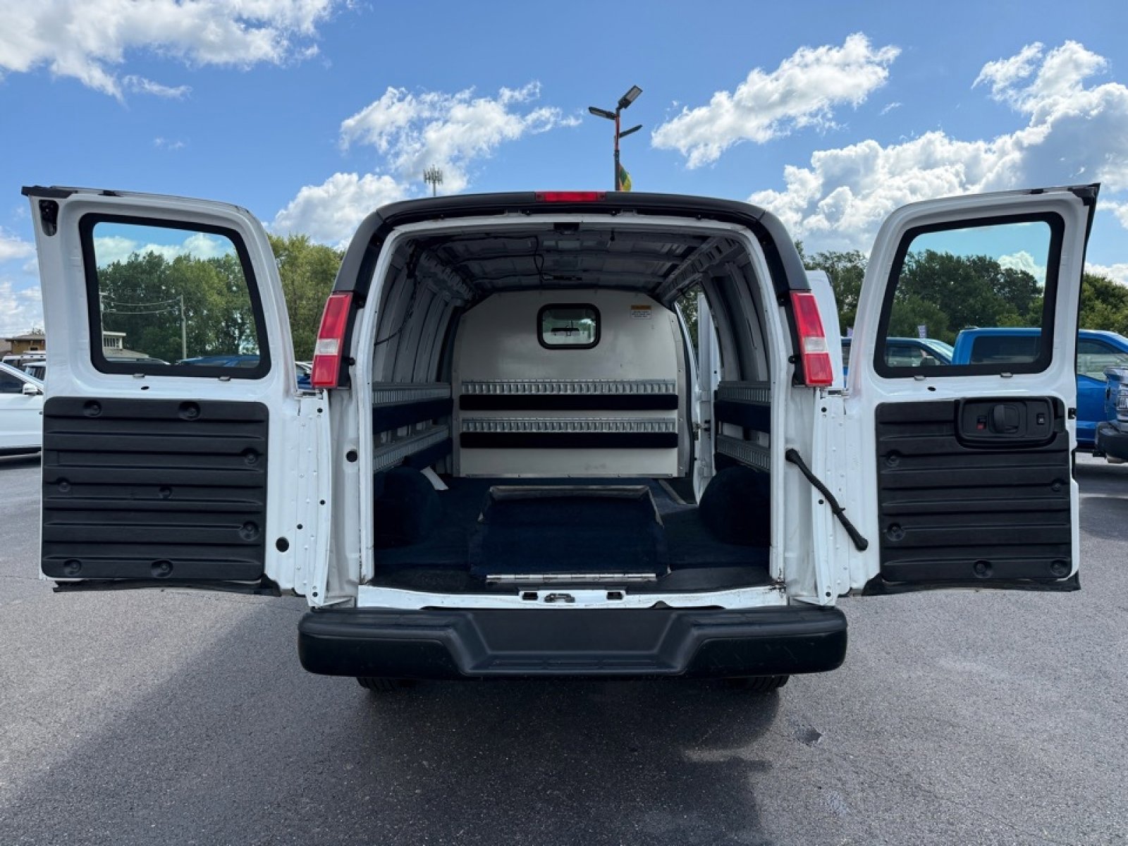 Used 2018 Chevrolet Express 2500 image 16