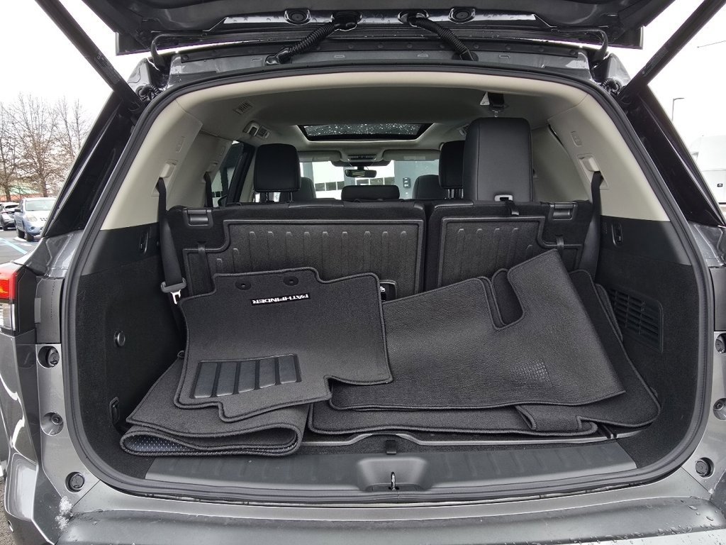 New 2026 Nissan Pathfinder Platinum image 11