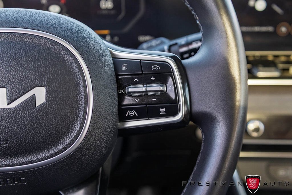 Used 2025 Kia Carnival SX image 28