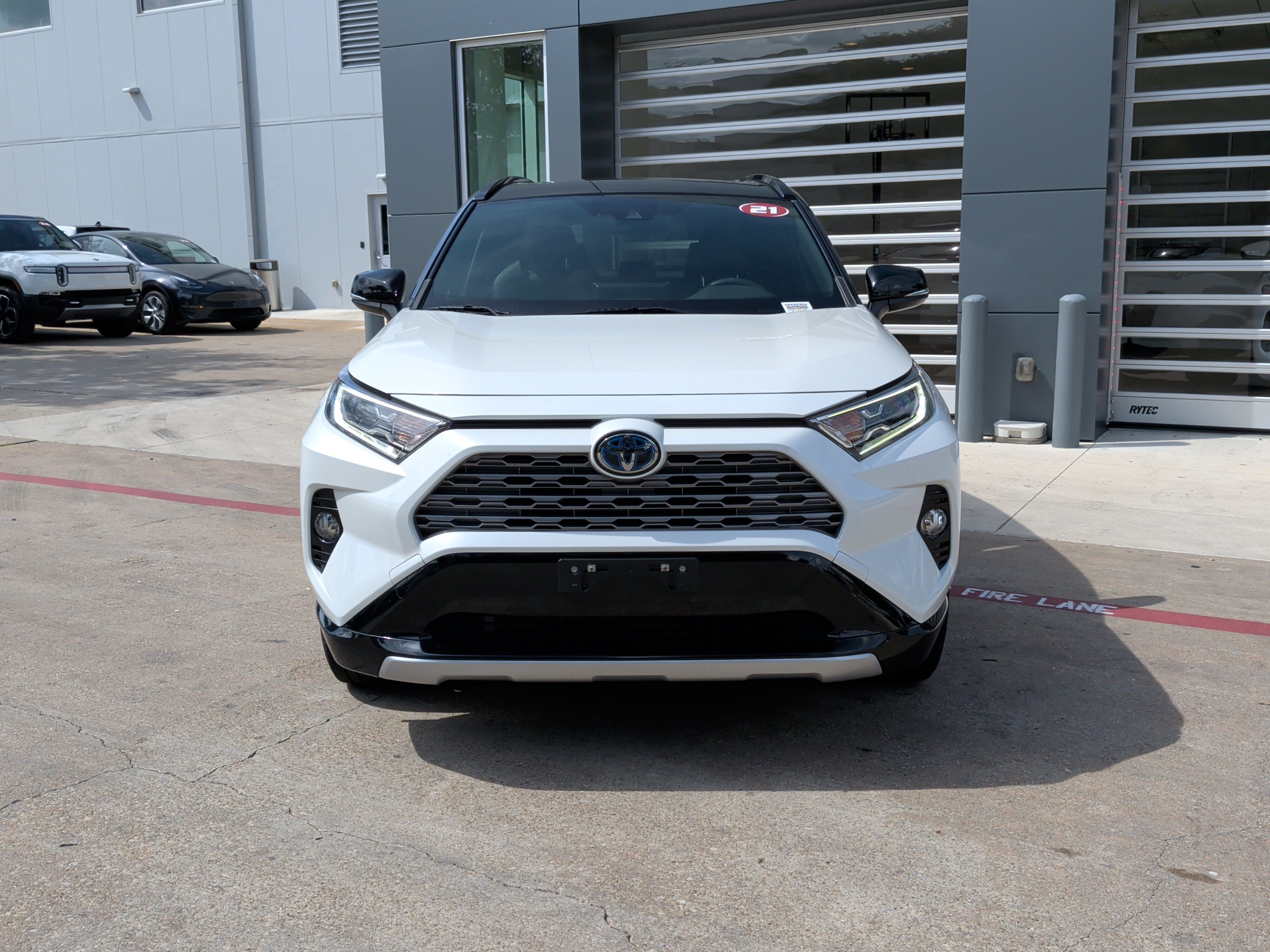 Used 2021 Toyota RAV4 XSE w/ XSE Grade Weather Package AWD/4WD image 3