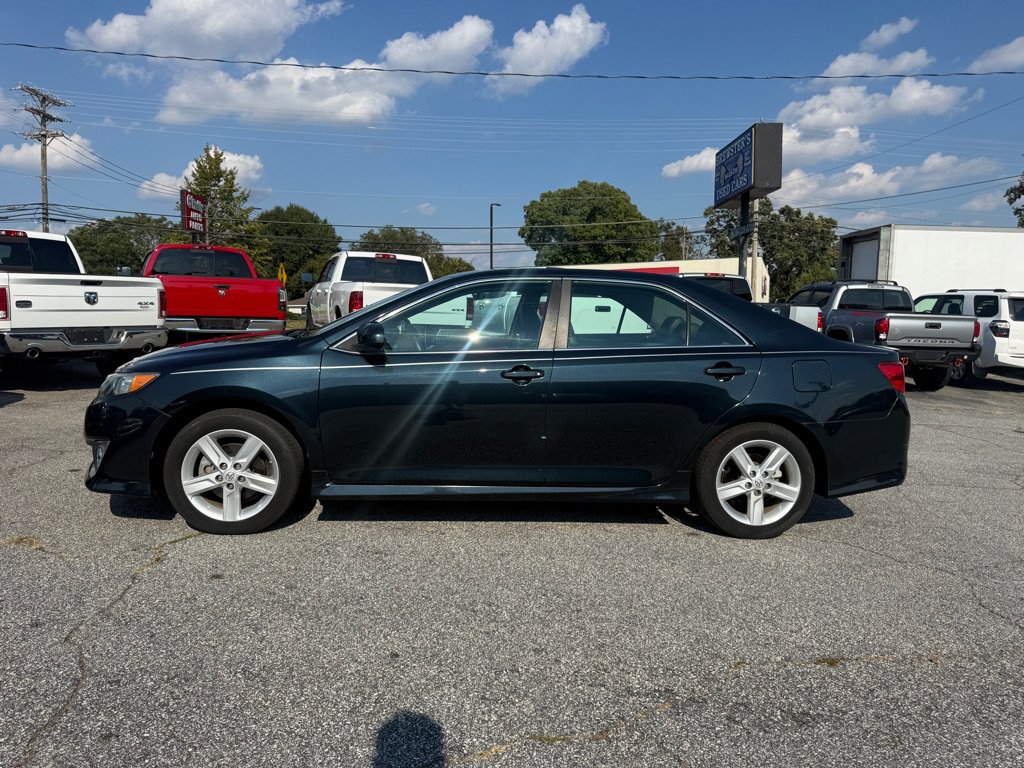 Used 2014 Toyota Camry SE FWD image 4