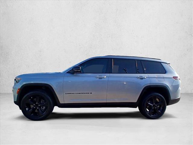 Used 2024 Jeep Grand Cherokee L Limited w/ Black Appearance Package AWD/4WD image 9