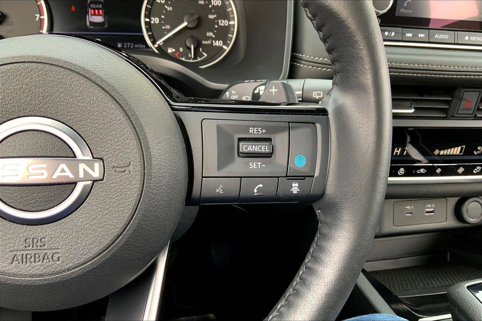 Used 2023 Nissan Rogue SV w/ SV Premium B Package image 18