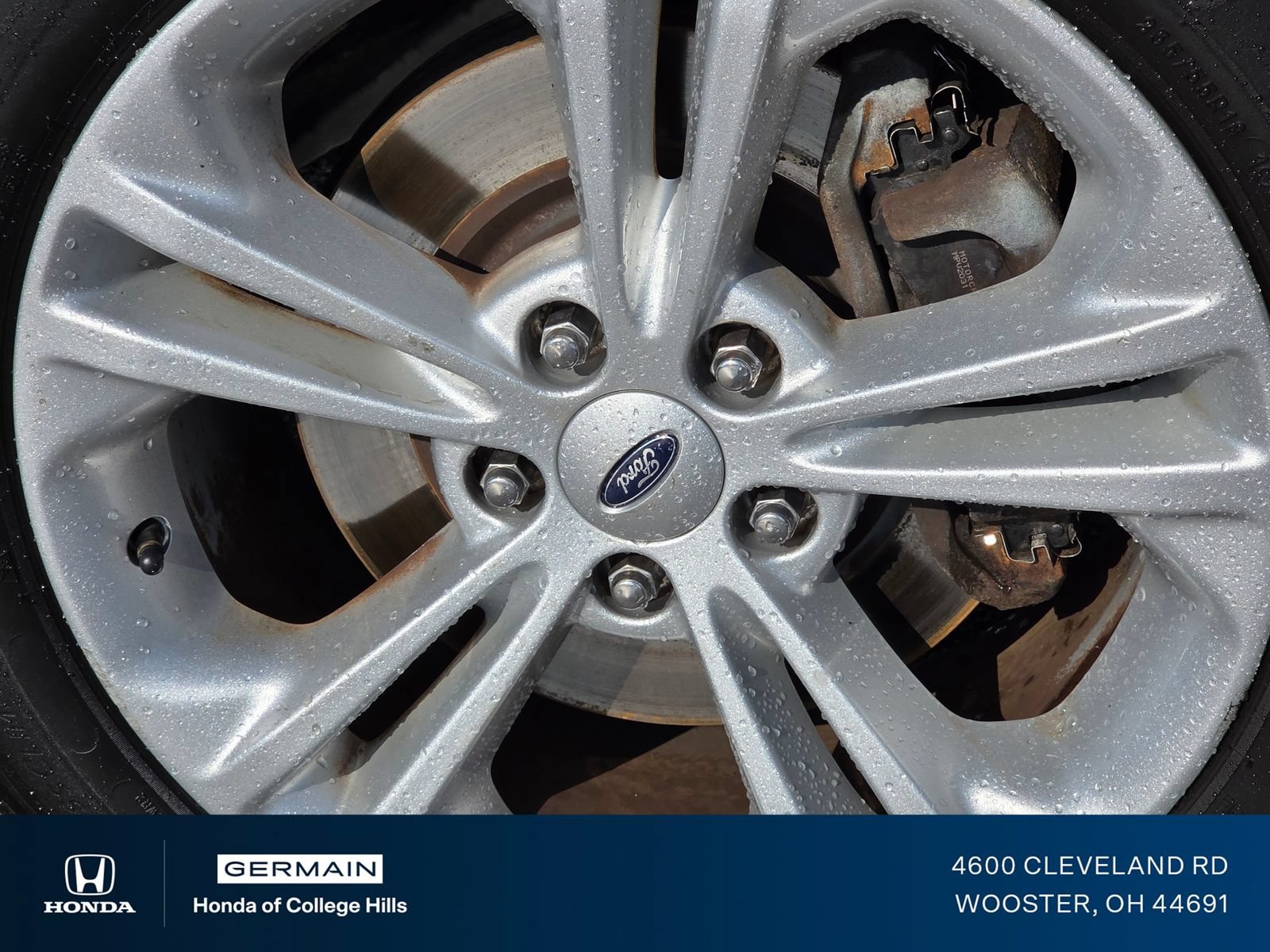 Used 2017 Ford Taurus SEL FWD image 12