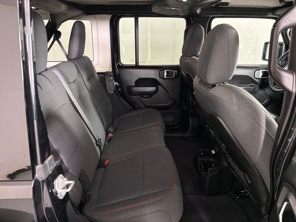 Used 2025 Jeep Wrangler Unlimited Rubicon AWD/4WD image 40