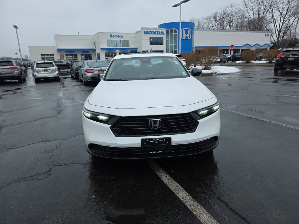Used 2025 Honda Accord SE image 2
