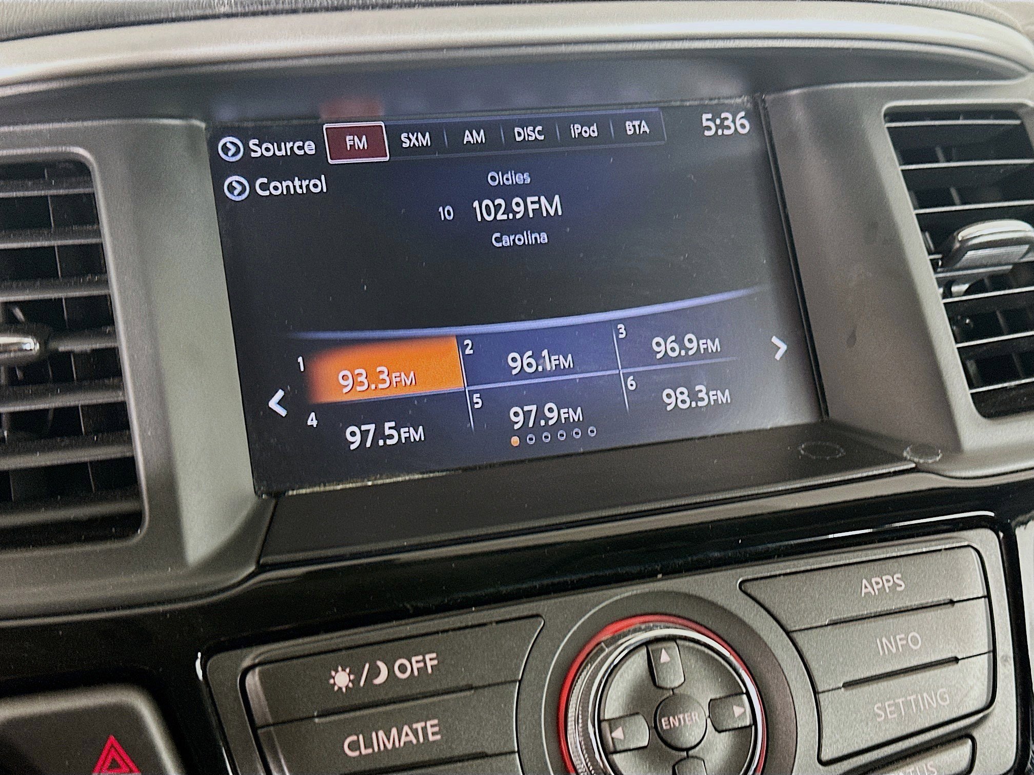 Used 2017 Nissan Pathfinder SV image 21