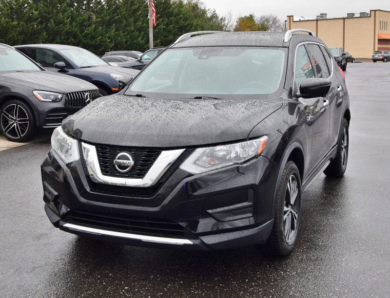 Used 2020 Nissan Rogue SV w/ Premium Package