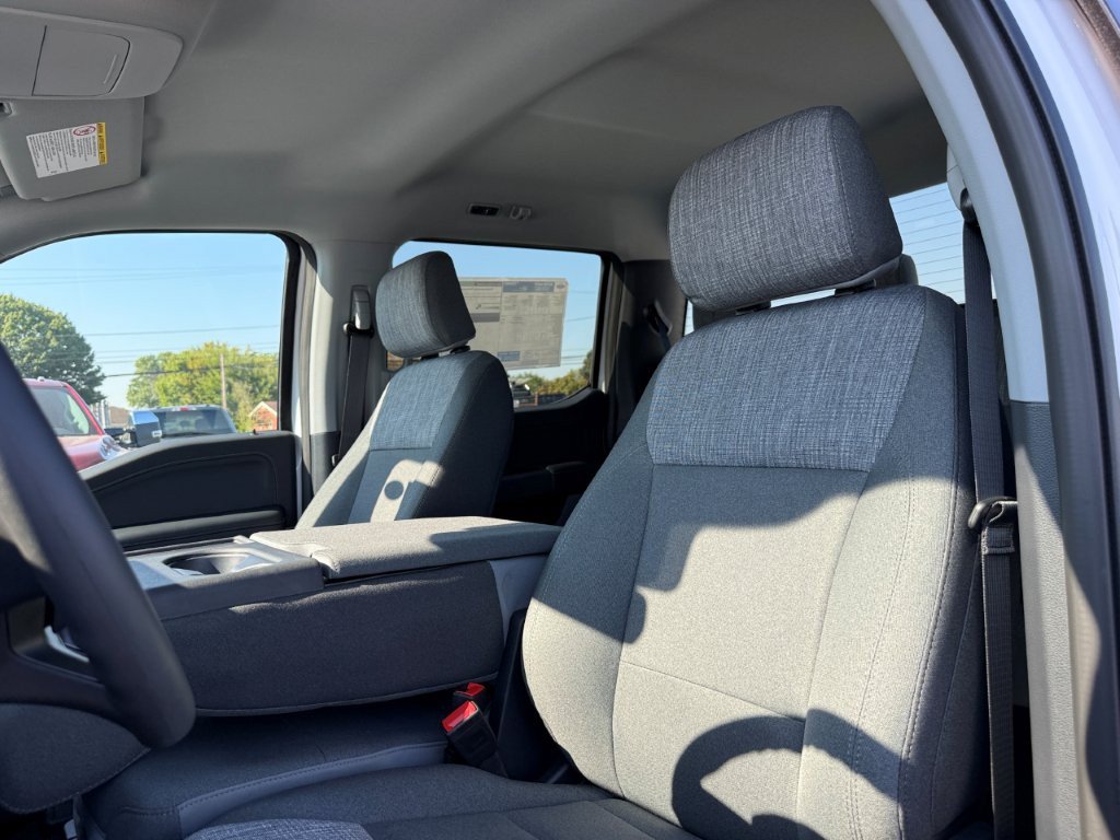 New 2027 Ford F250 XLT w/ XLT Premium Package AWD/4WD image 14