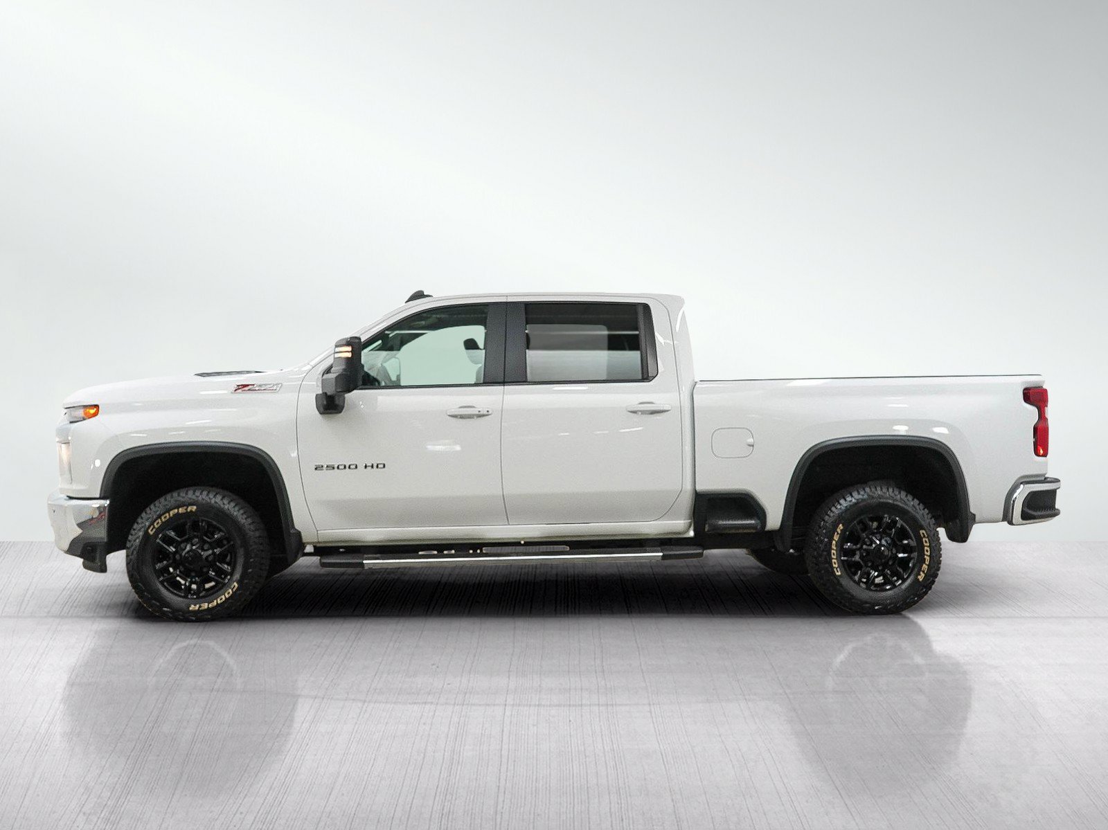 Used 2023 Chevrolet Silverado 2500 LT w/ True North Edition AWD/4WD image 2