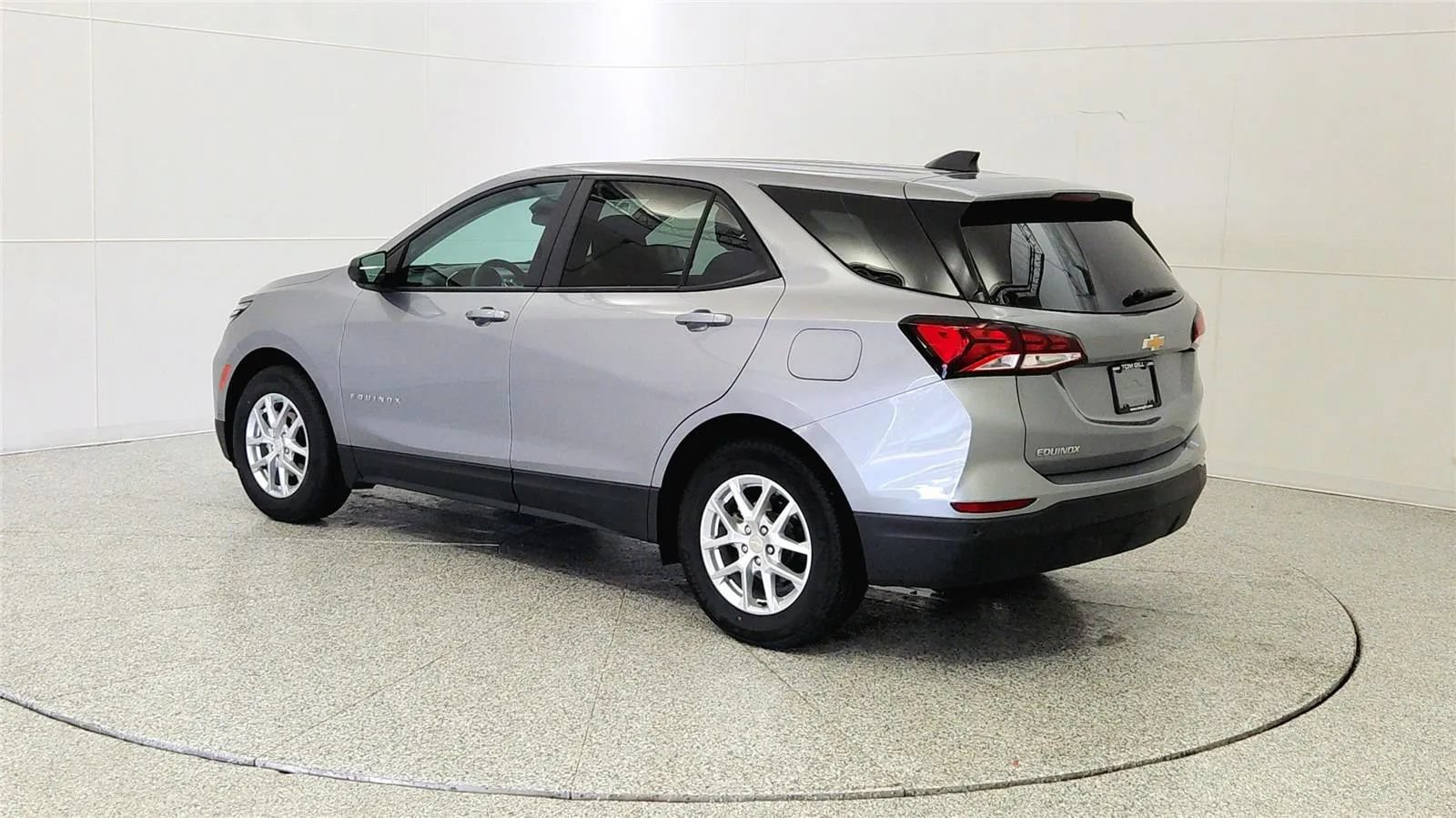 Used 2023 Chevrolet Equinox LS w/ LS Convenience Package FWD image 5