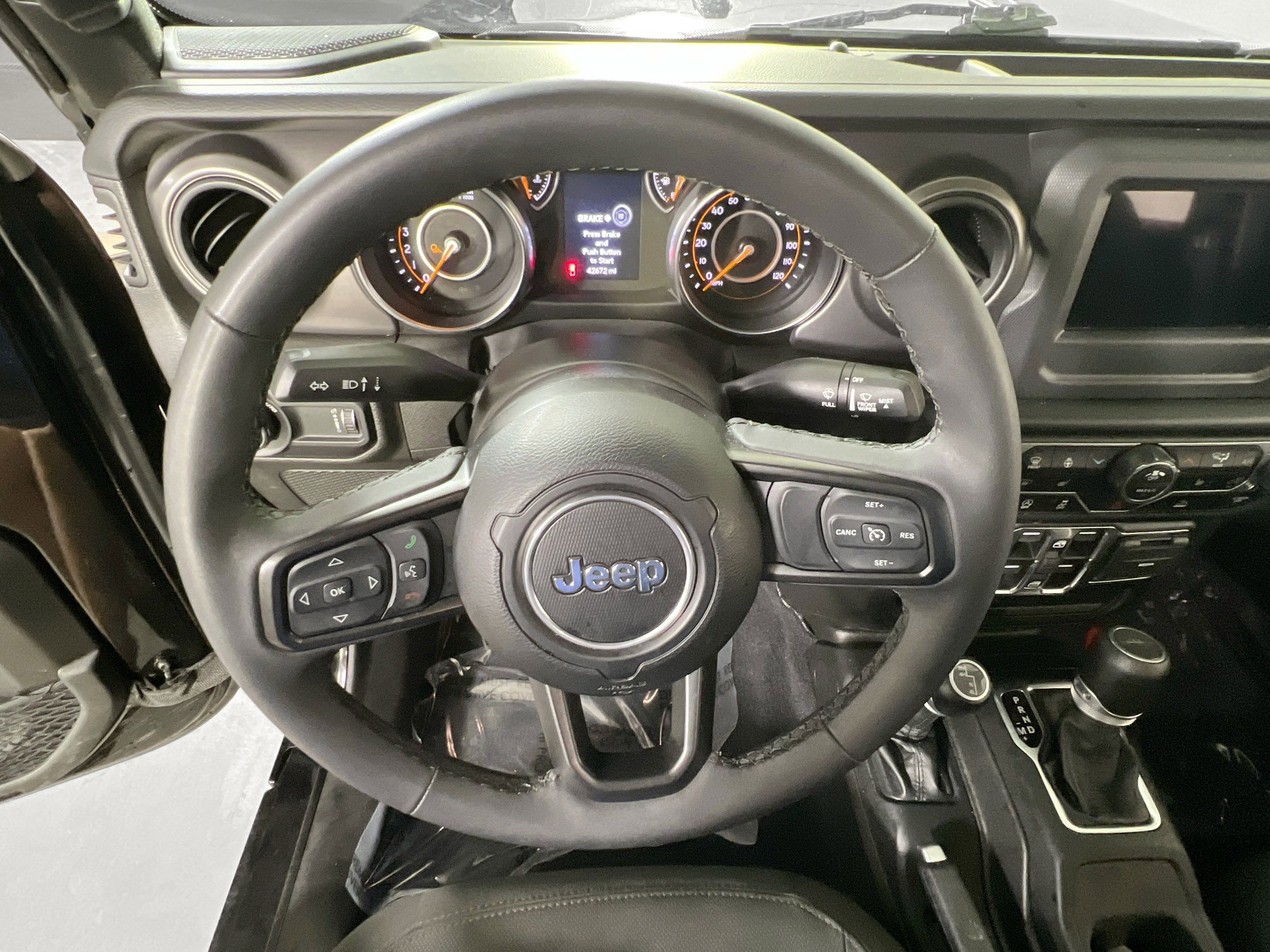 Used 2023 Jeep Gladiator Sport AWD/4WD image 11