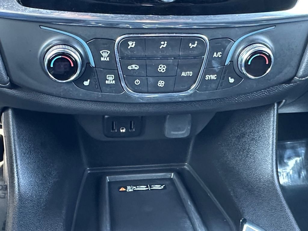 Used 2023 Chevrolet Traverse LT AWD/4WD image 16