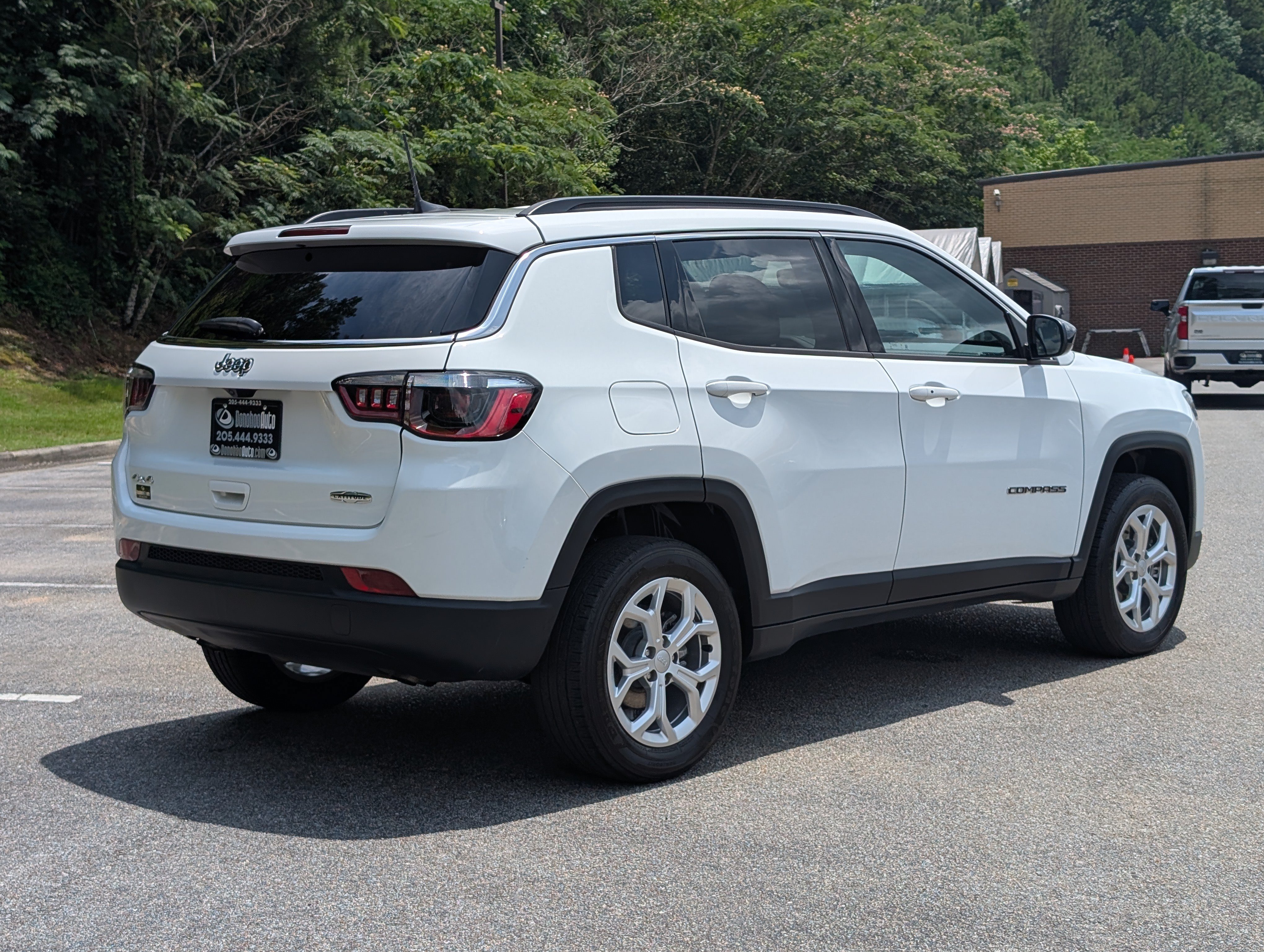Used 2024 Jeep Compass Latitude AWD/4WD image 9