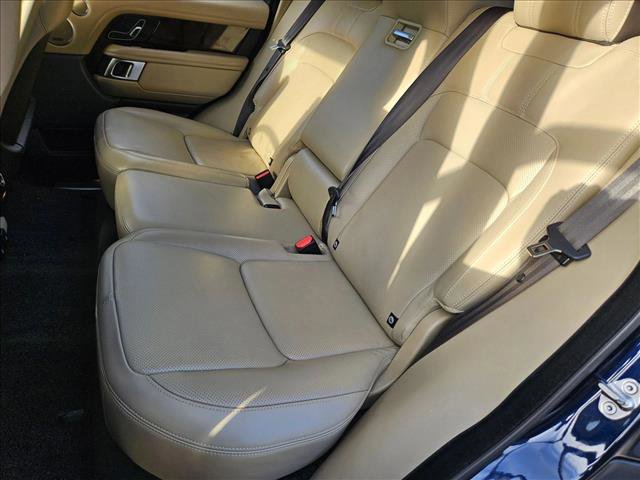 Used 2020 Land Rover Range Rover HSE image 15