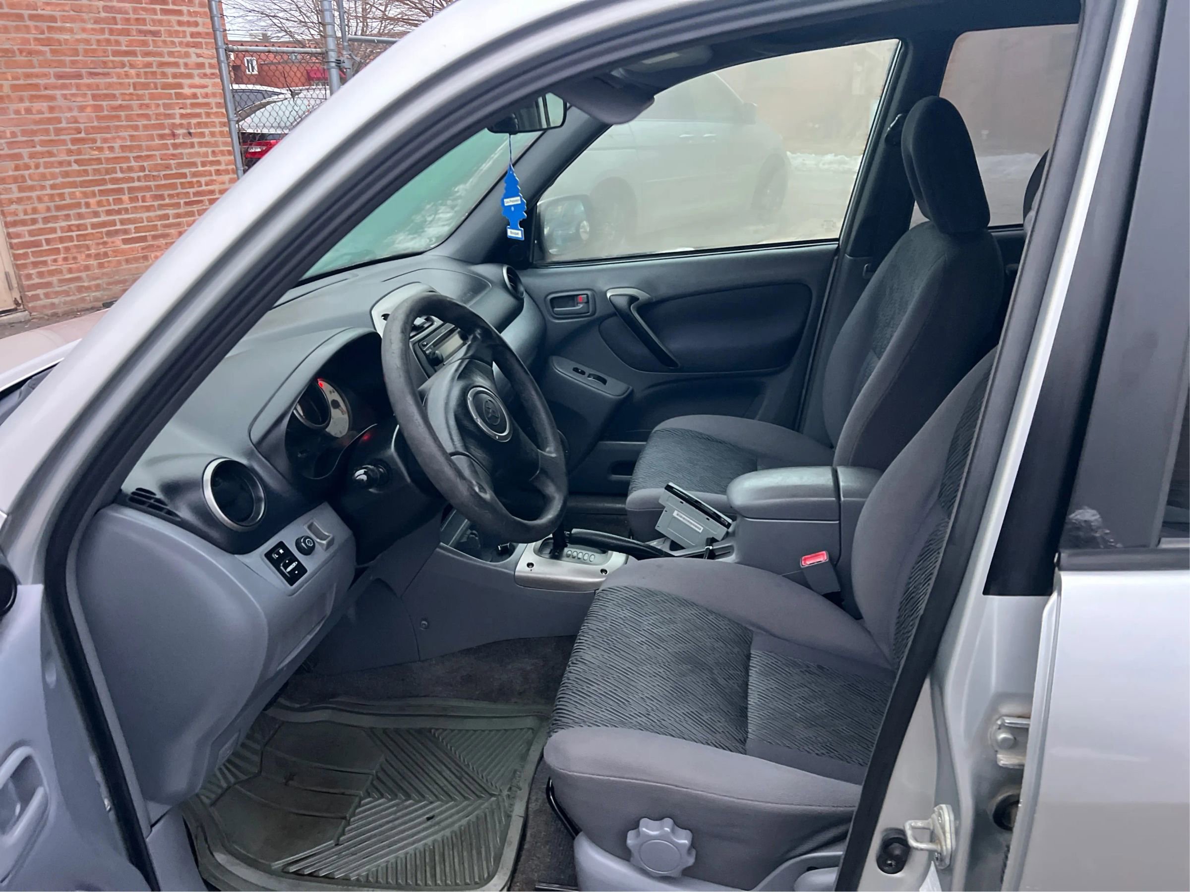 Used 2003 Toyota RAV4 2WD w/ "L" Pkg image 10