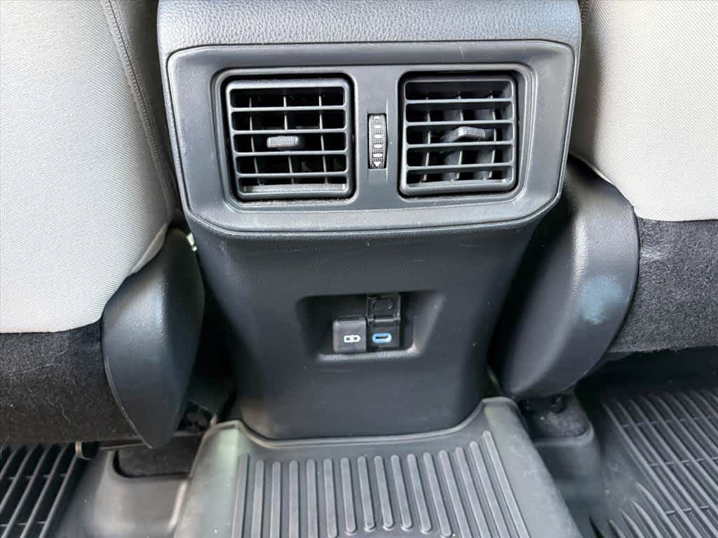 Used 2022 Toyota RAV4 XLE AWD/4WD image 11