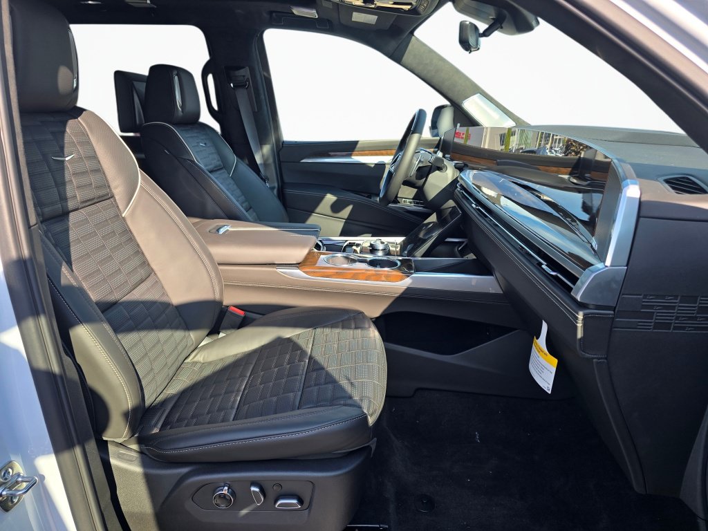 New 2026 Cadillac Escalade ESV Platinum Sport AWD/4WD image 30
