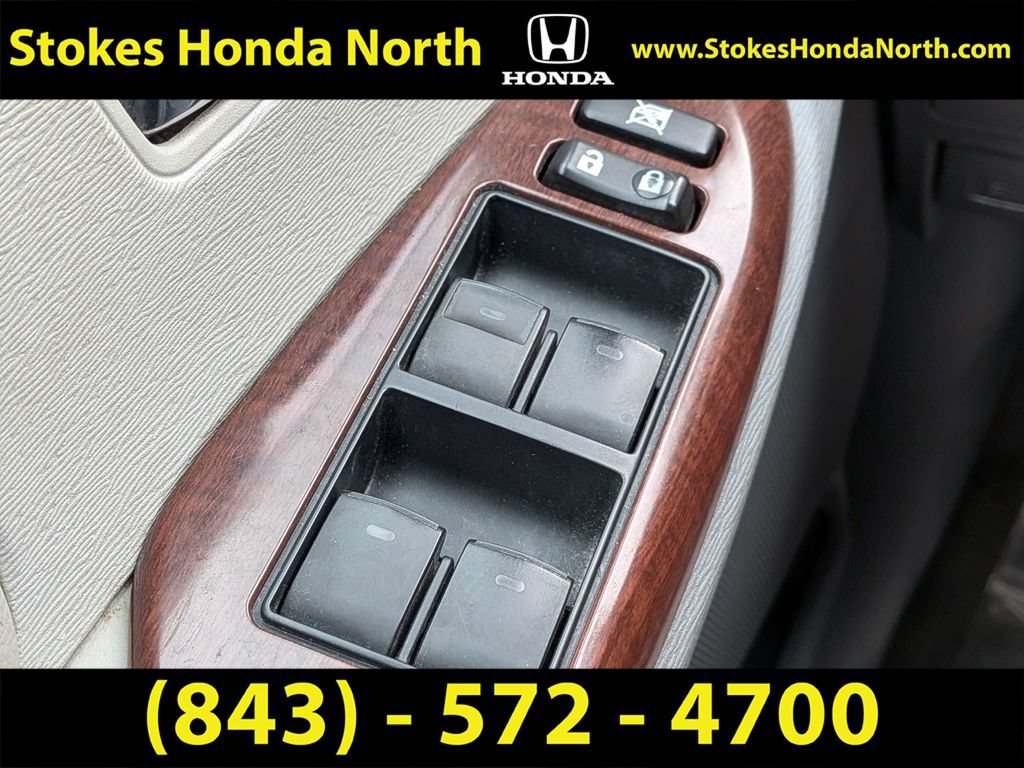 Used 2013 Toyota Sienna XLE w/ Entertainment Pkg AWD/4WD image 35