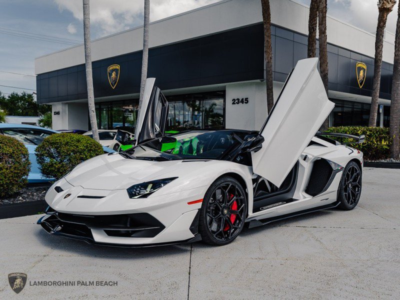 Used 2021 Lamborghini Aventador SVJ AWD/4WD image 2