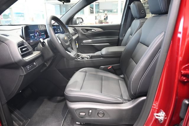 New 2026 Chevrolet Traverse LT w/ Sun and Wheel Package FWD image 9