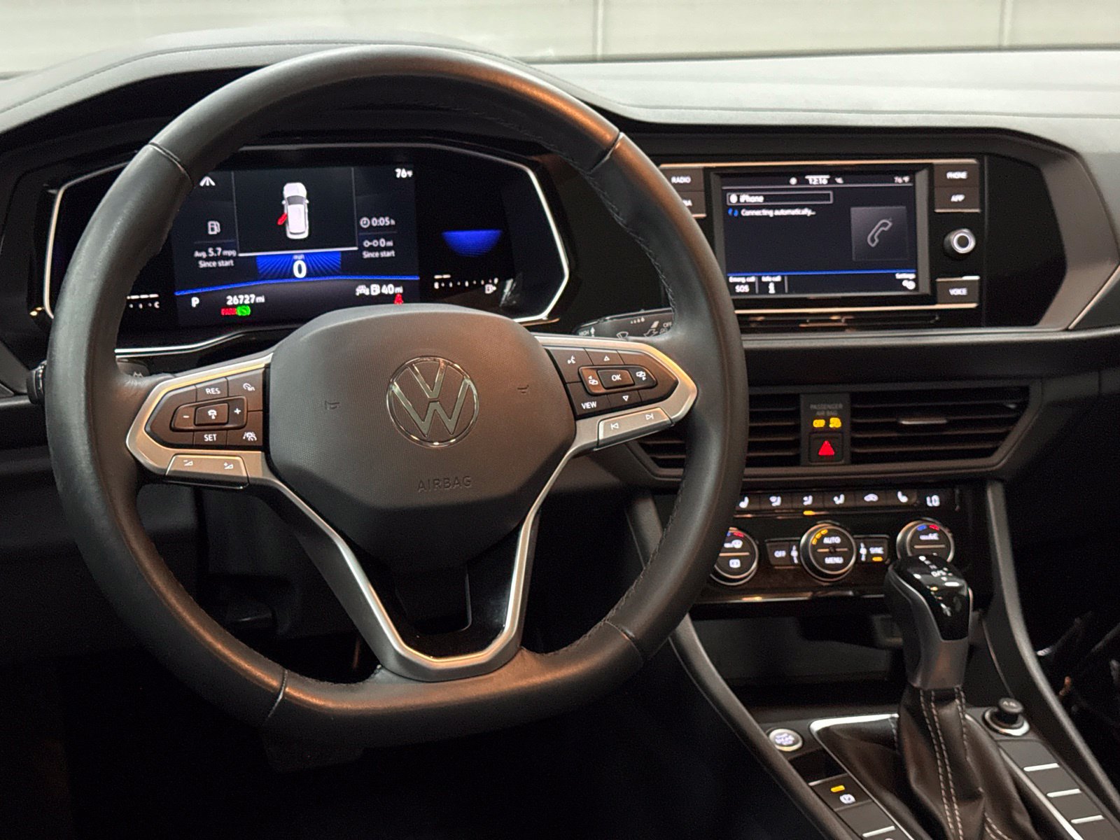 Used 2022 Volkswagen Jetta SE w/ Panoramic Sunroof Package FWD image 27