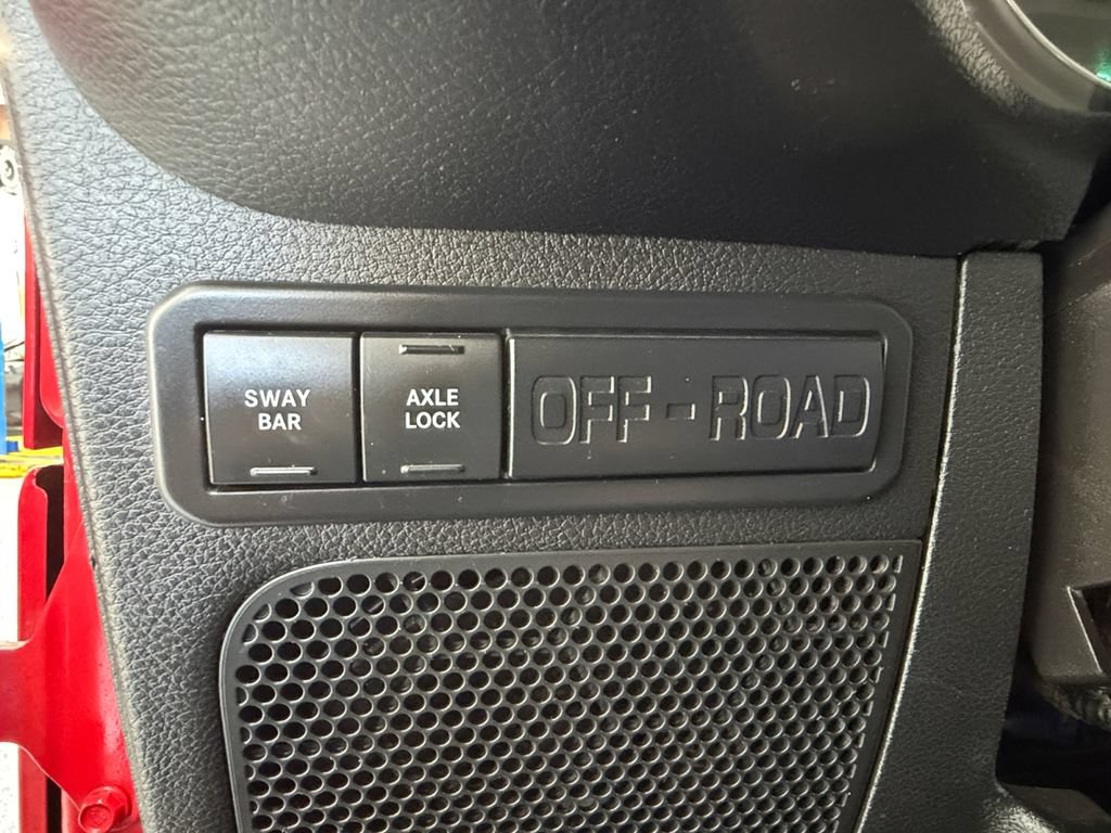 Used 2016 Jeep Wrangler Rubicon w/ Power Convenience Group AWD/4WD image 34